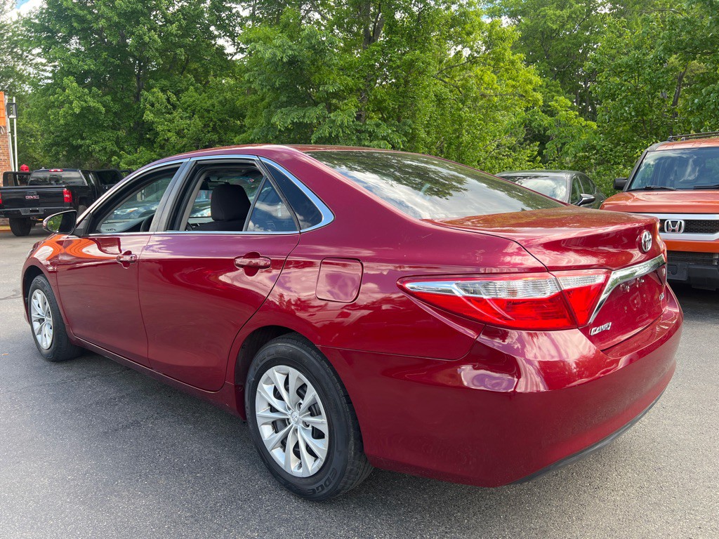 2017 Toyota Camry Image 3
