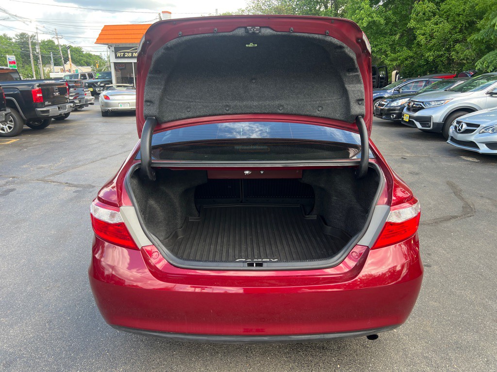 2017 Toyota Camry Image 5
