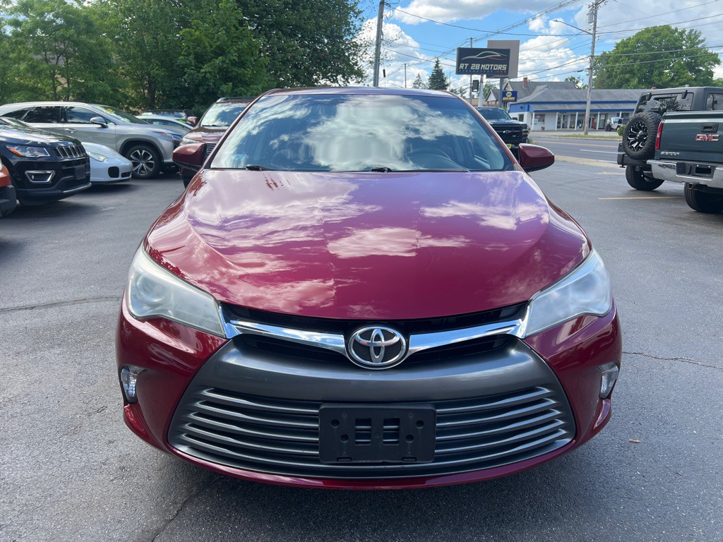 2017 Toyota Camry Image 8