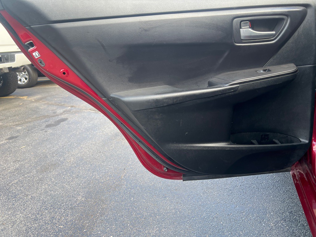 2017 Toyota Camry Image 10