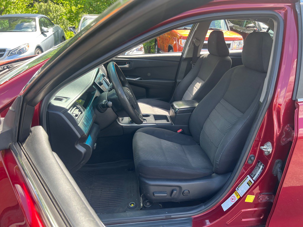 2017 Toyota Camry Image 13