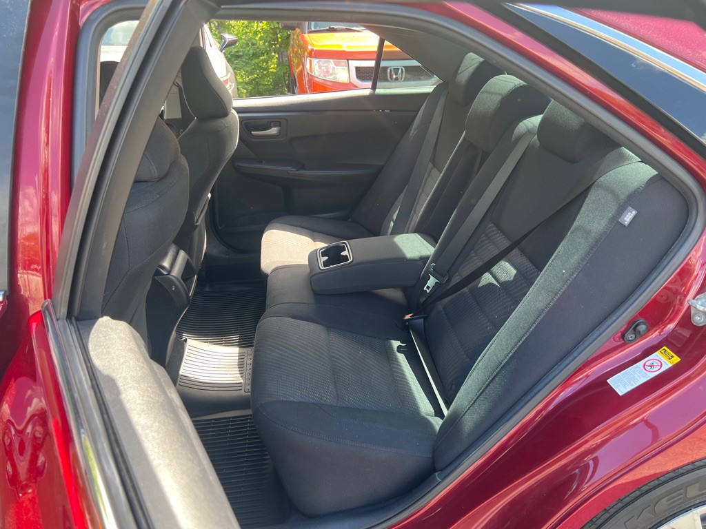 2017 Toyota Camry Image 14