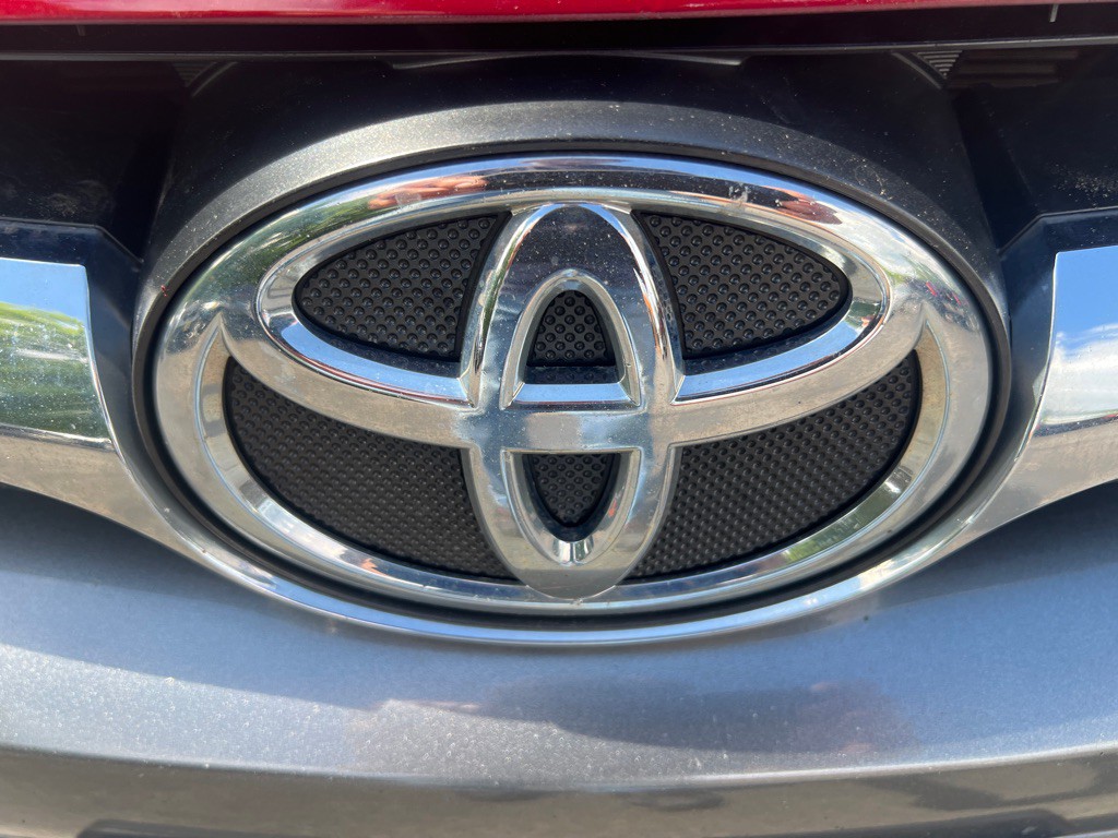2017 Toyota Camry Image 34