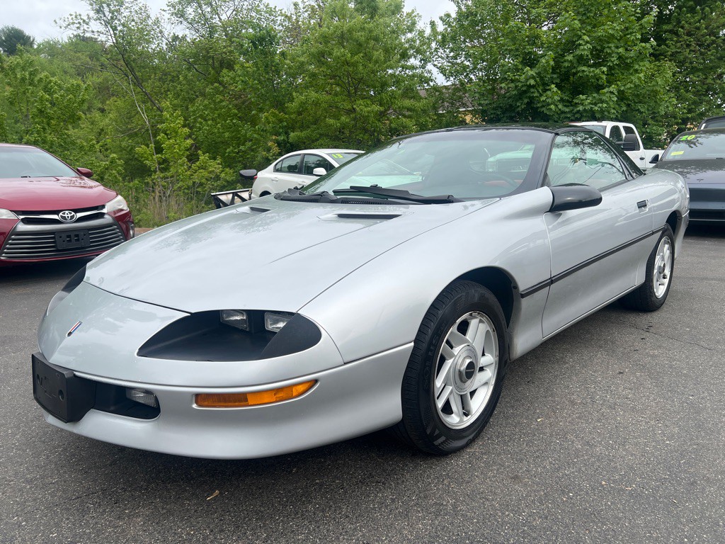1995 Chevrolet Camaro Image 1