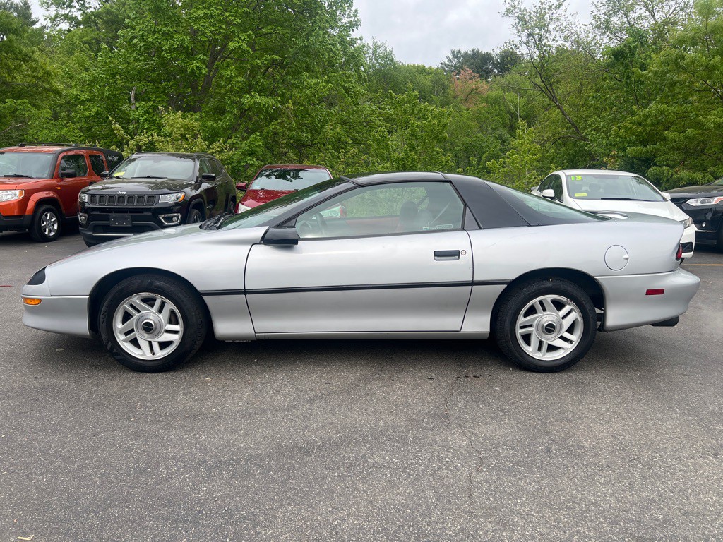 1995 Chevrolet Camaro Image 2