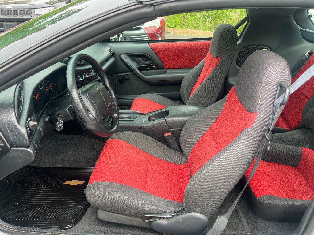 1995 Chevrolet Camaro Image 12