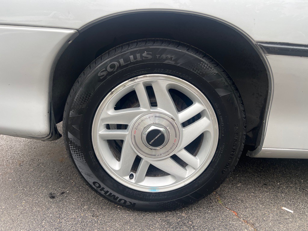 1995 Chevrolet Camaro Image 32