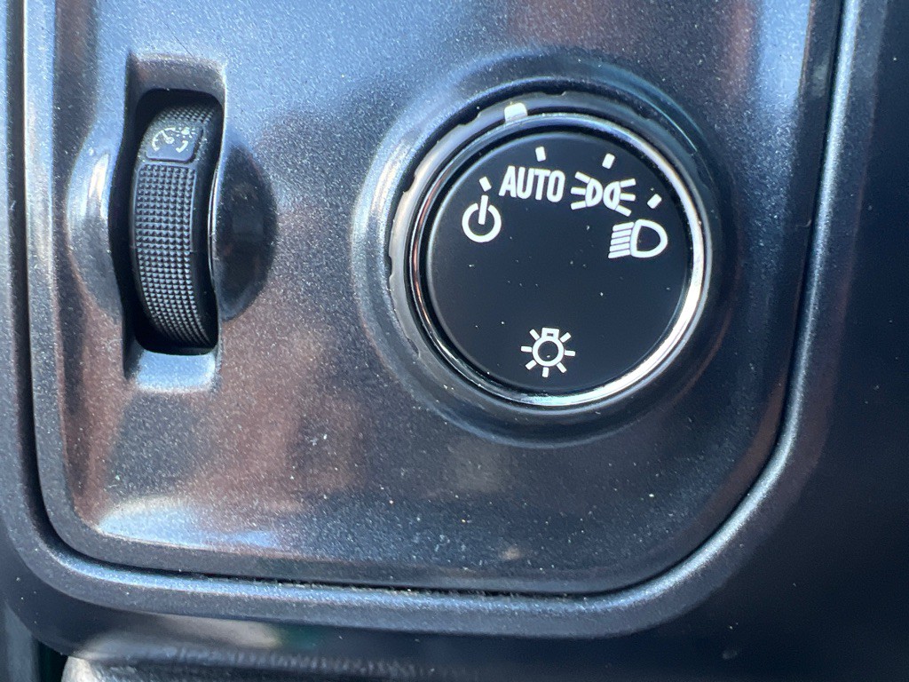 2015 Chevrolet Silverado 1500 Image 18