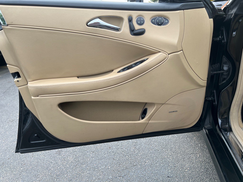 2011 Mercedes-Benz CLS-Class Image 8