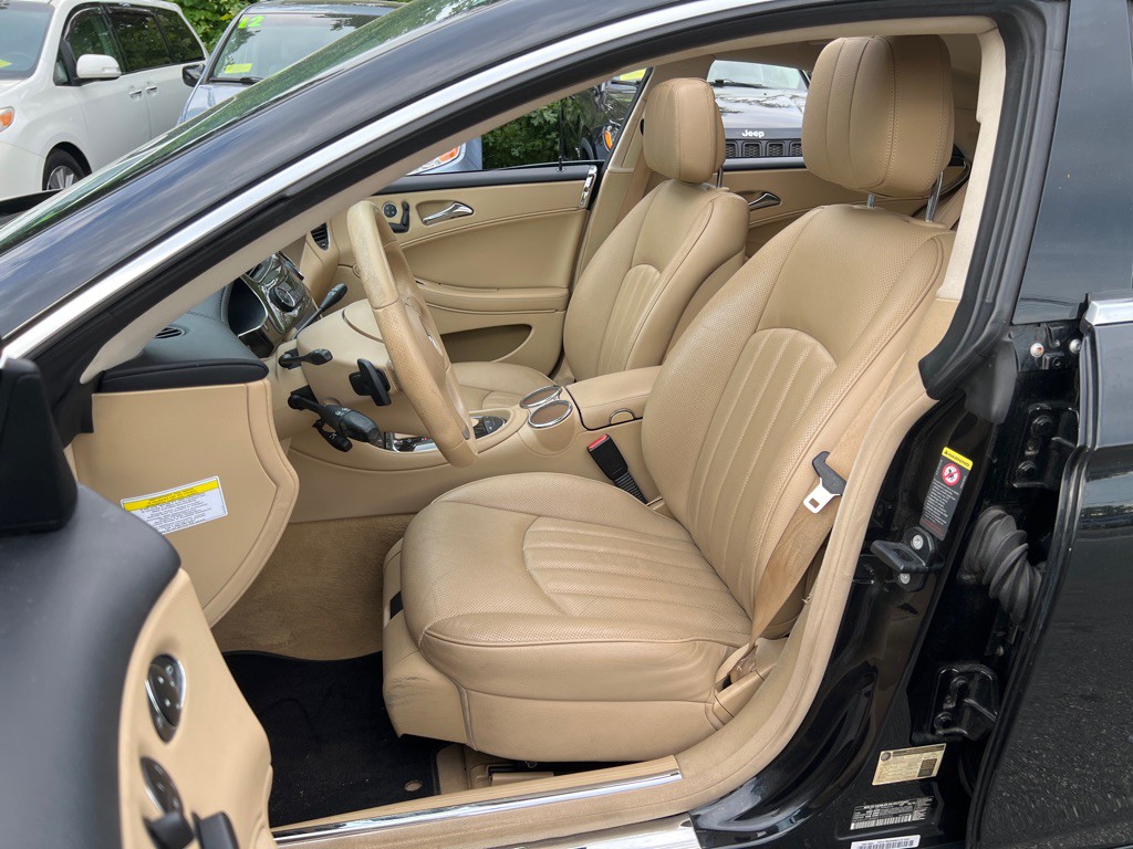 2011 Mercedes-Benz CLS-Class Image 12