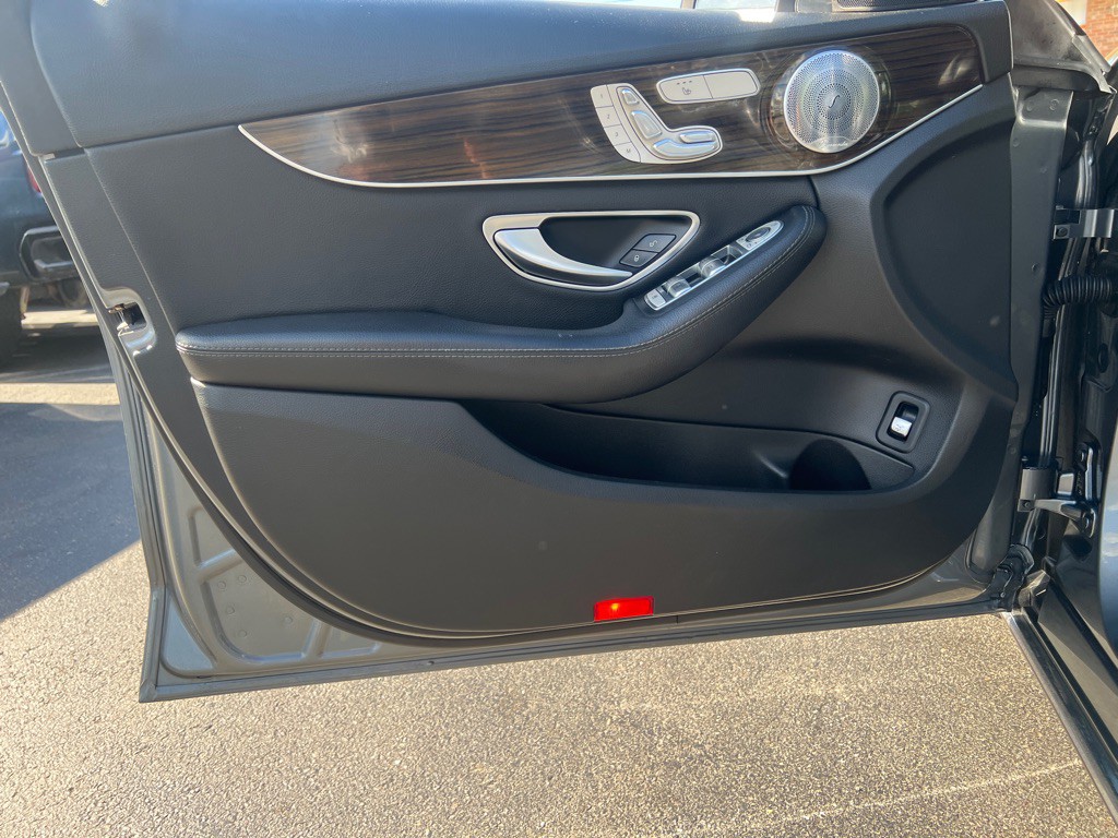 2017 Mercedes-Benz C-Class Image 9
