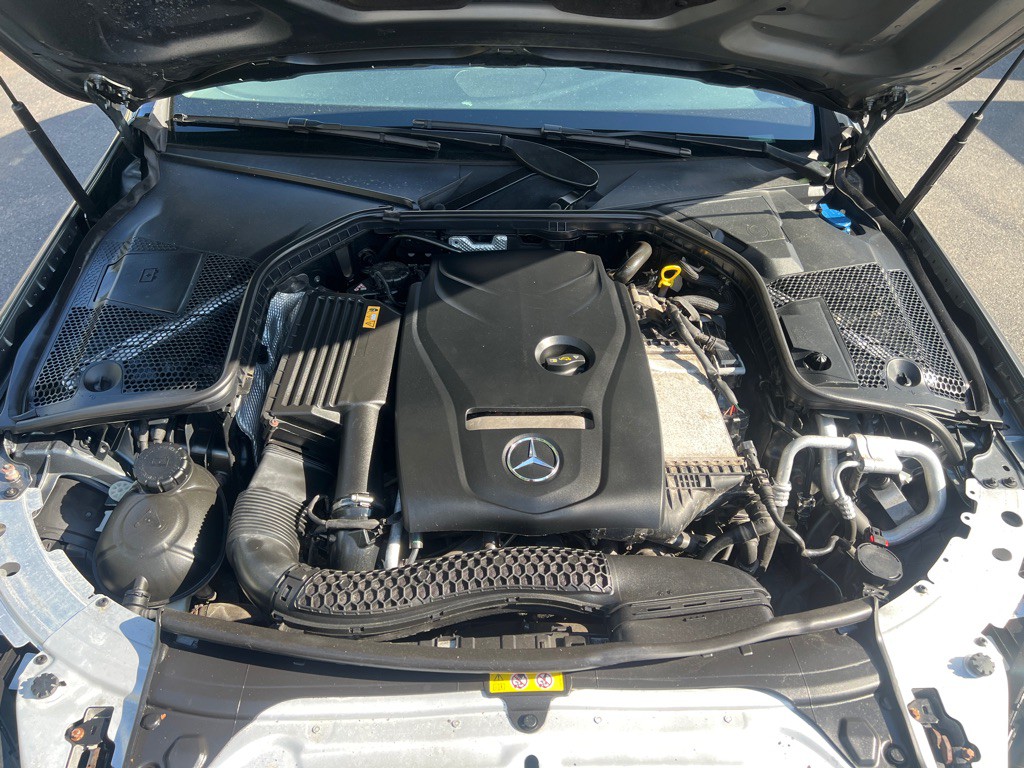 2017 Mercedes-Benz C-Class Image 38