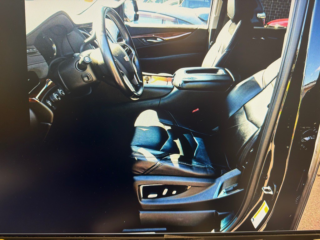 2018 Cadillac Escalade Image 4