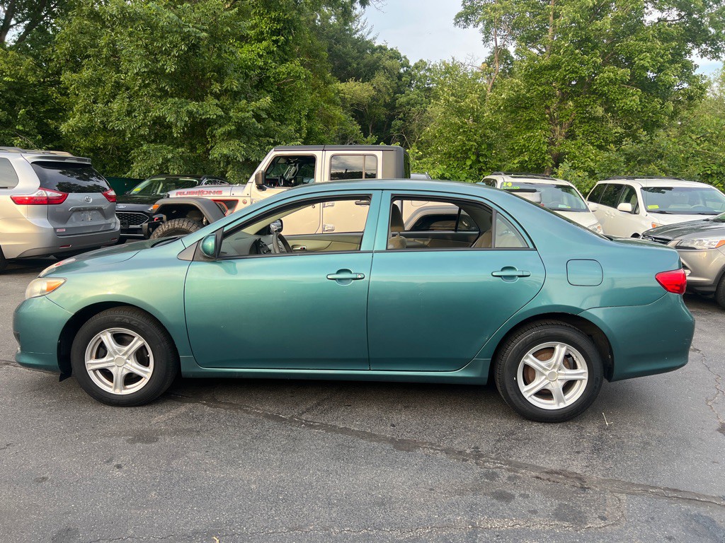 2010 Toyota Corolla Image 2