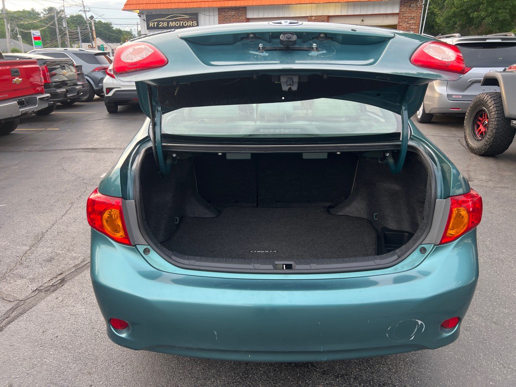 2010 Toyota Corolla Image 5