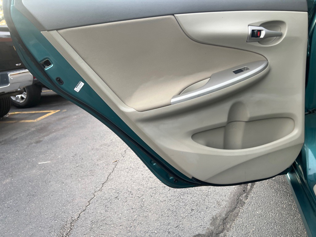 2010 Toyota Corolla Image 10