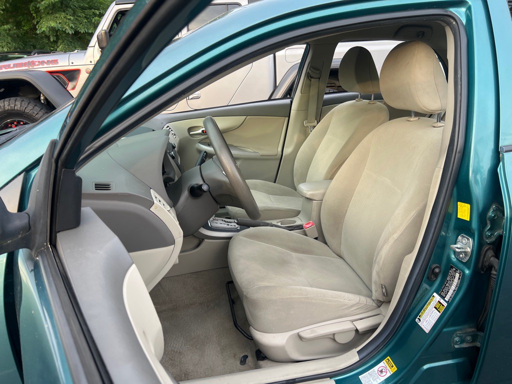 2010 Toyota Corolla Image 13