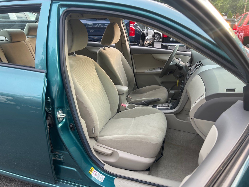 2010 Toyota Corolla Image 15