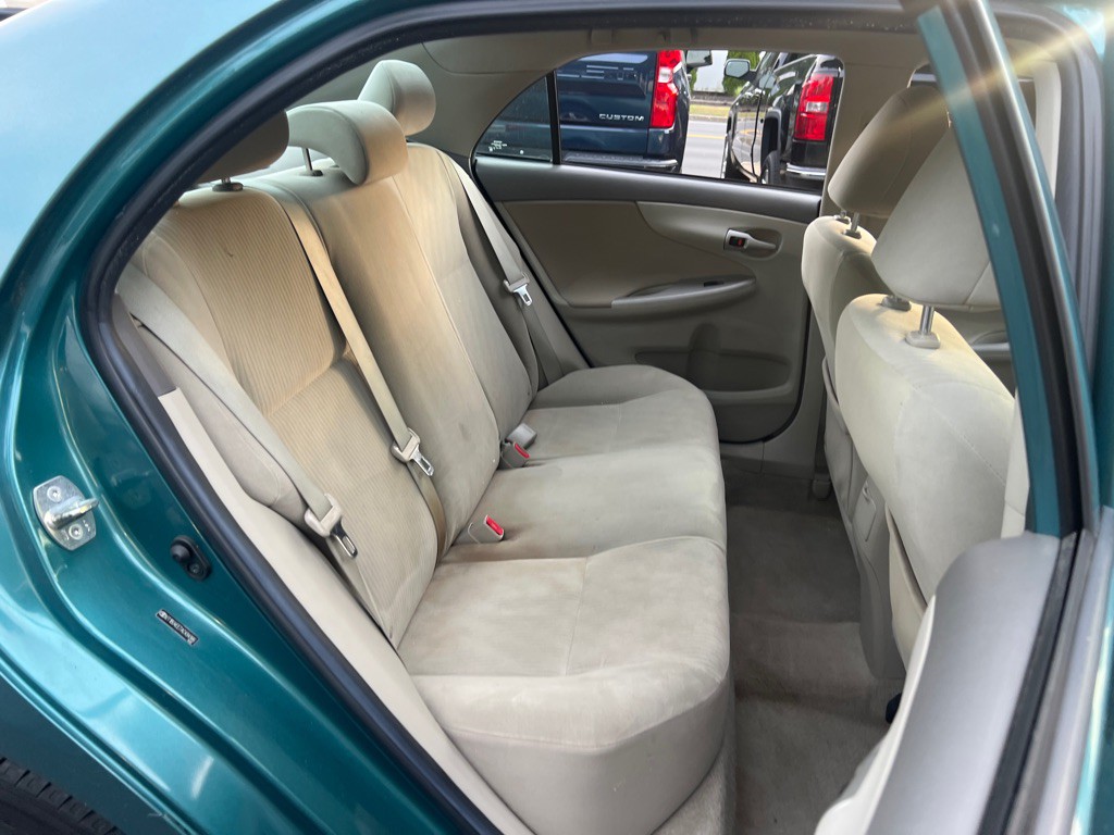 2010 Toyota Corolla Image 16