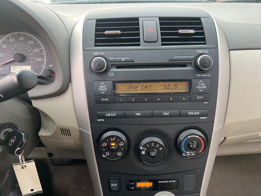 2010 Toyota Corolla Image 25