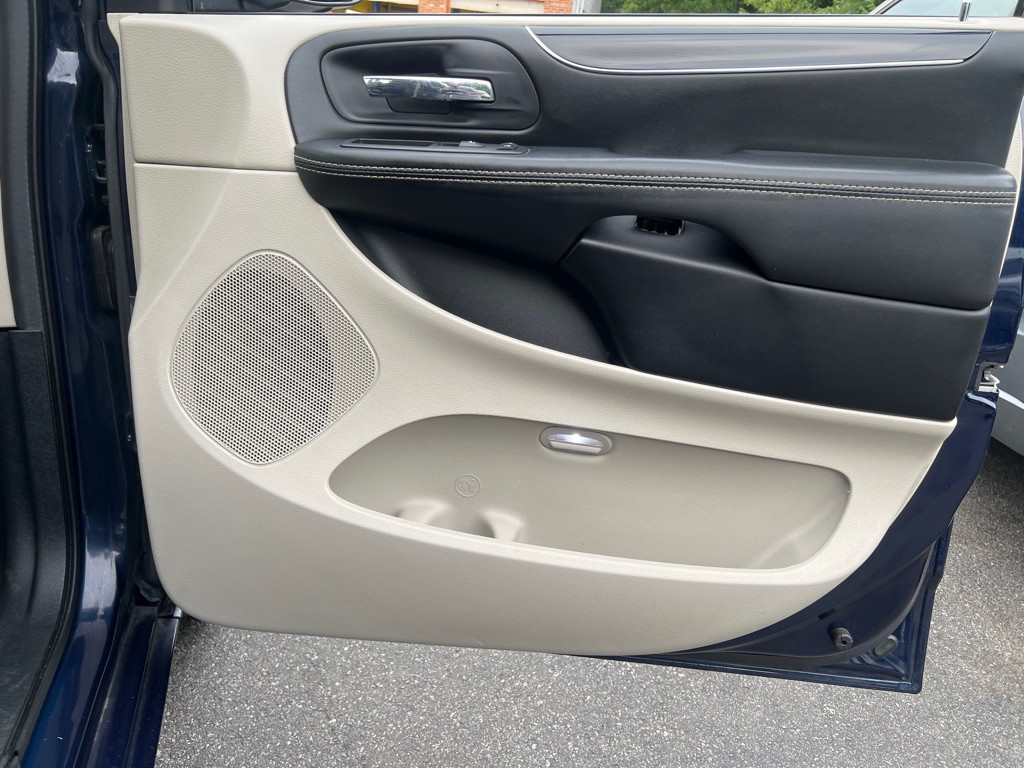 2017 Dodge Grand Caravan Image 12