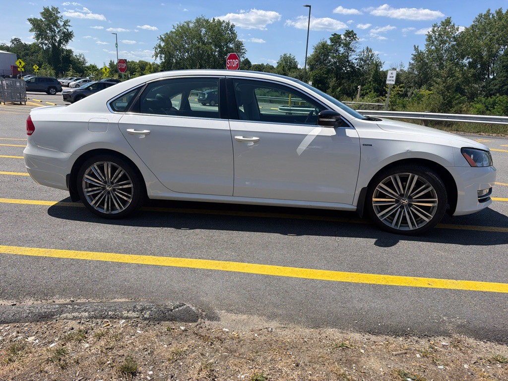 2015 Volkswagen Passat Image 7