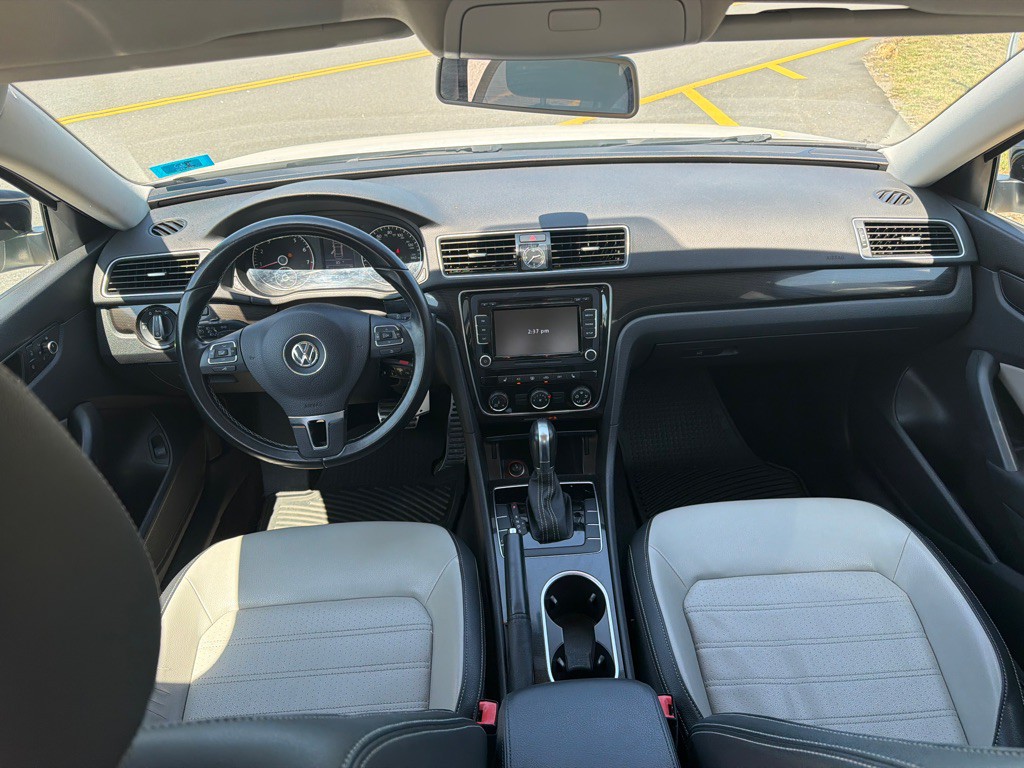 2015 Volkswagen Passat Image 15