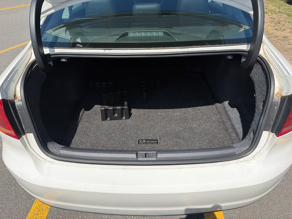 2015 Volkswagen Passat Image 16