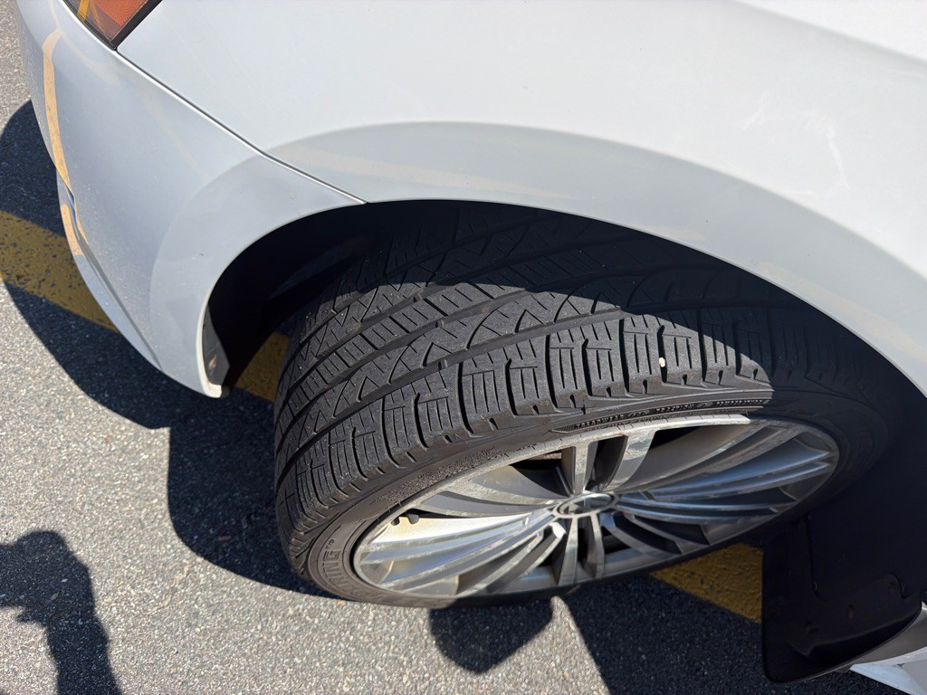 2015 Volkswagen Passat Image 32