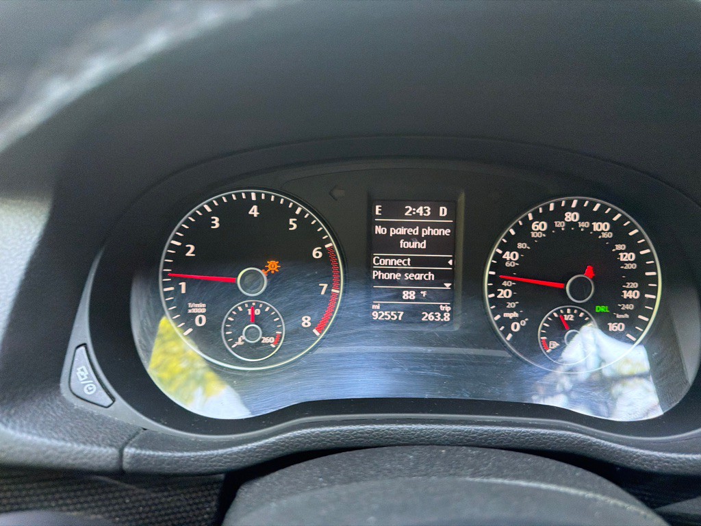 2015 Volkswagen Passat Image 35