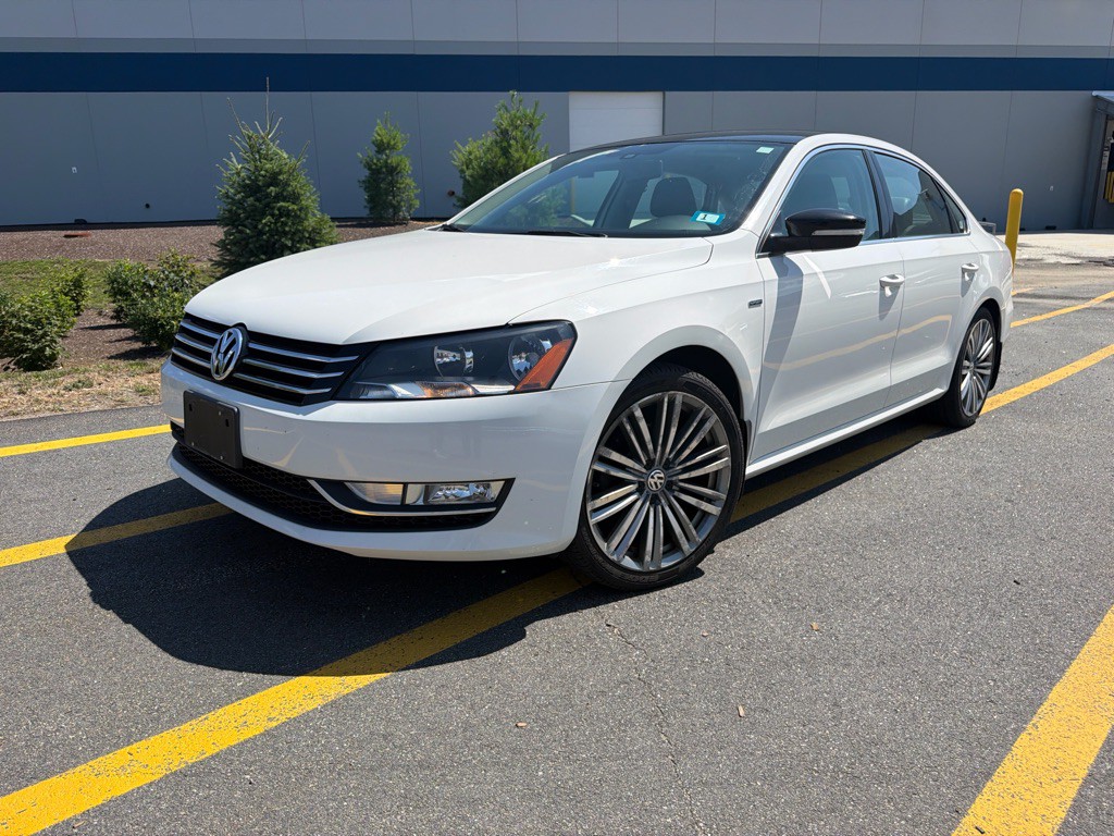 2015 Volkswagen Passat Image 36