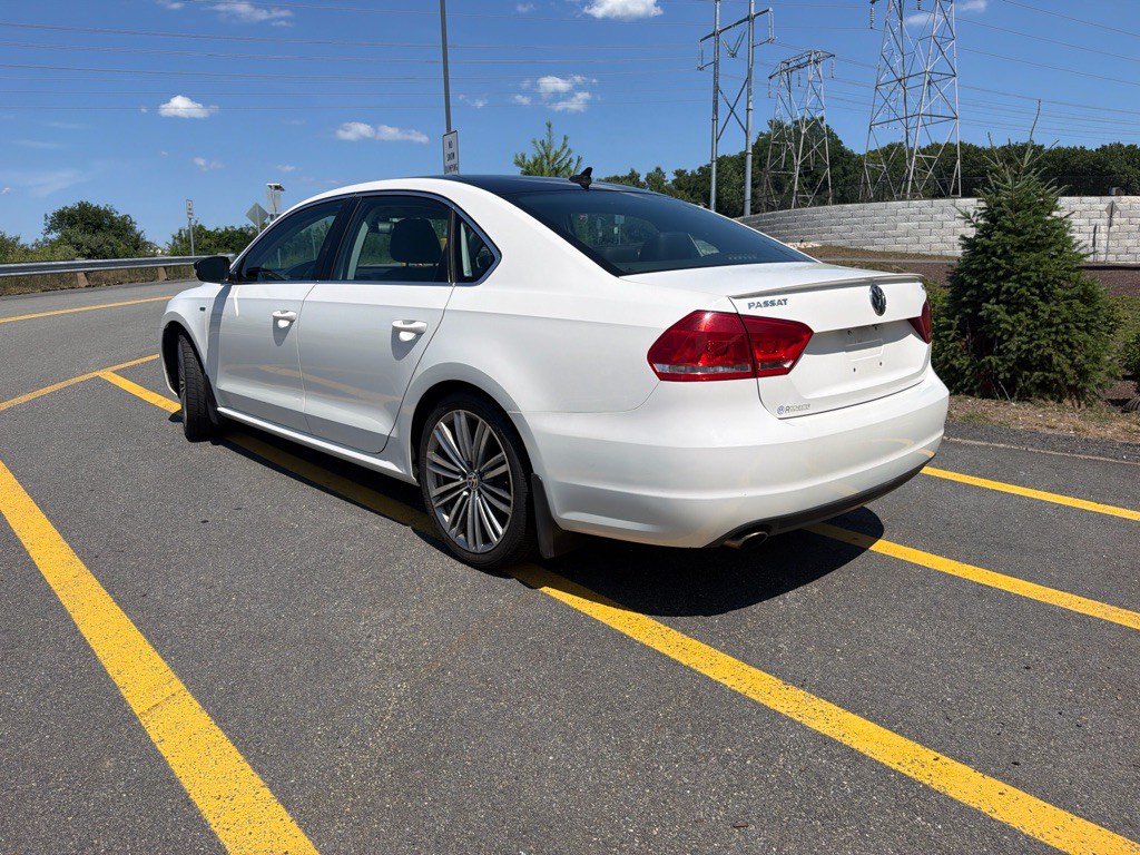 2015 Volkswagen Passat Image 38