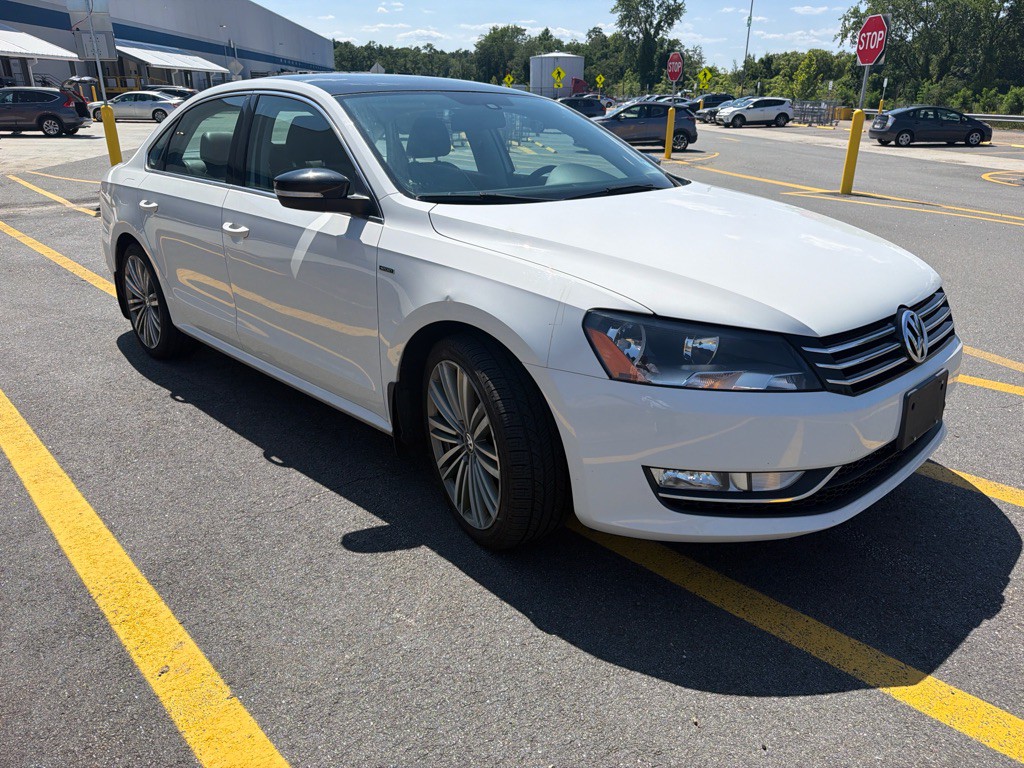 2015 Volkswagen Passat Image 42