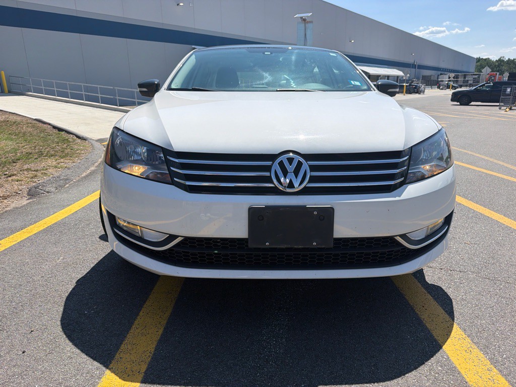 2015 Volkswagen Passat Image 43