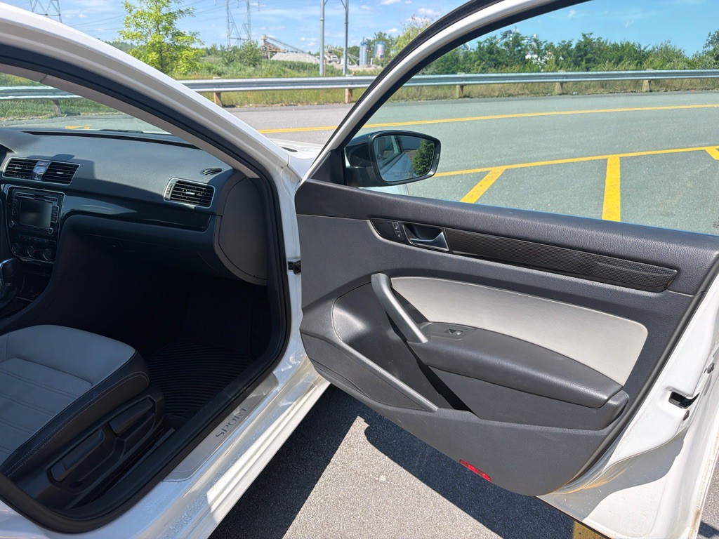 2015 Volkswagen Passat Image 54
