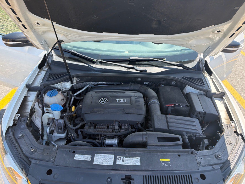 2015 Volkswagen Passat Image 60