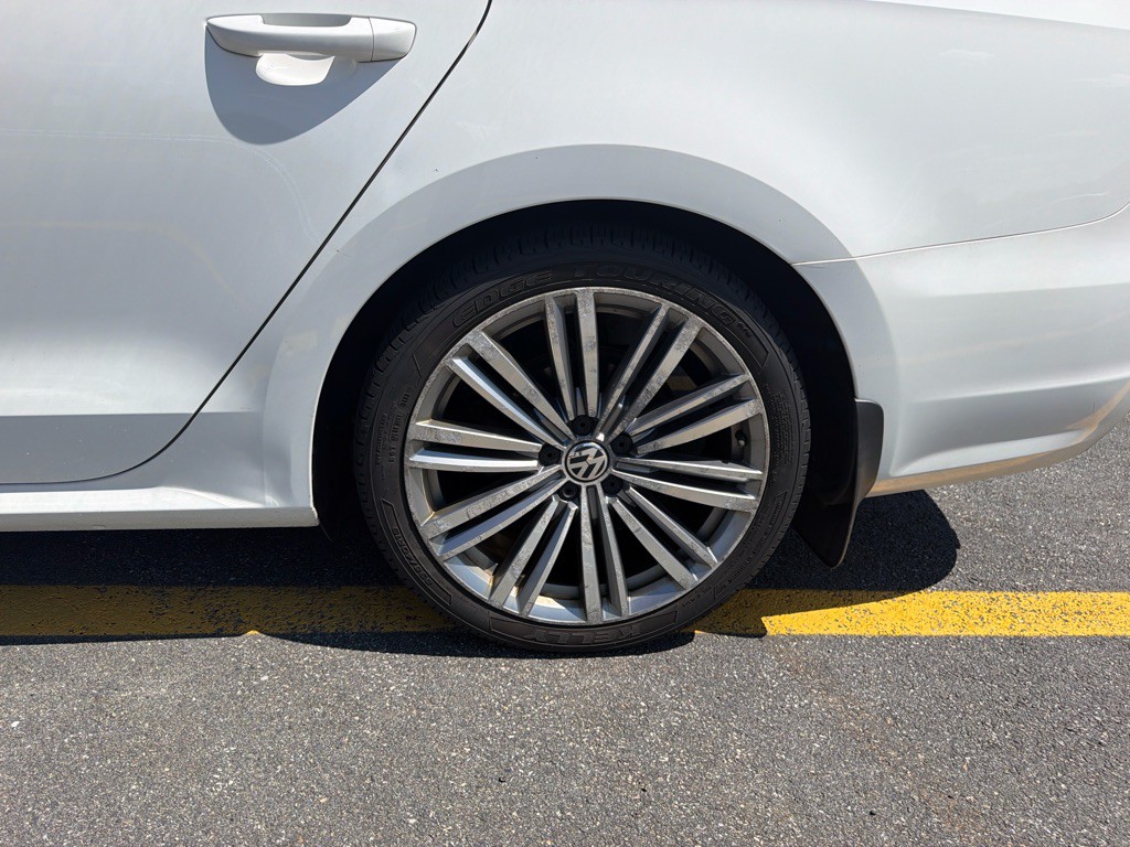 2015 Volkswagen Passat Image 63