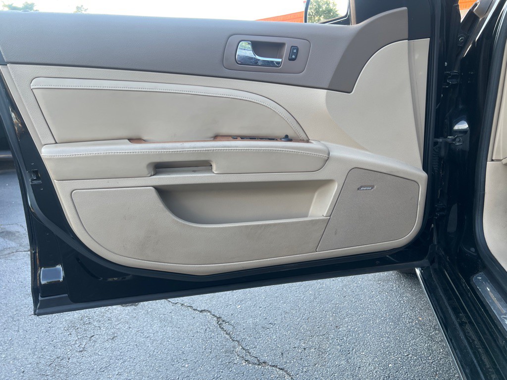 2008 Cadillac STS Image 9