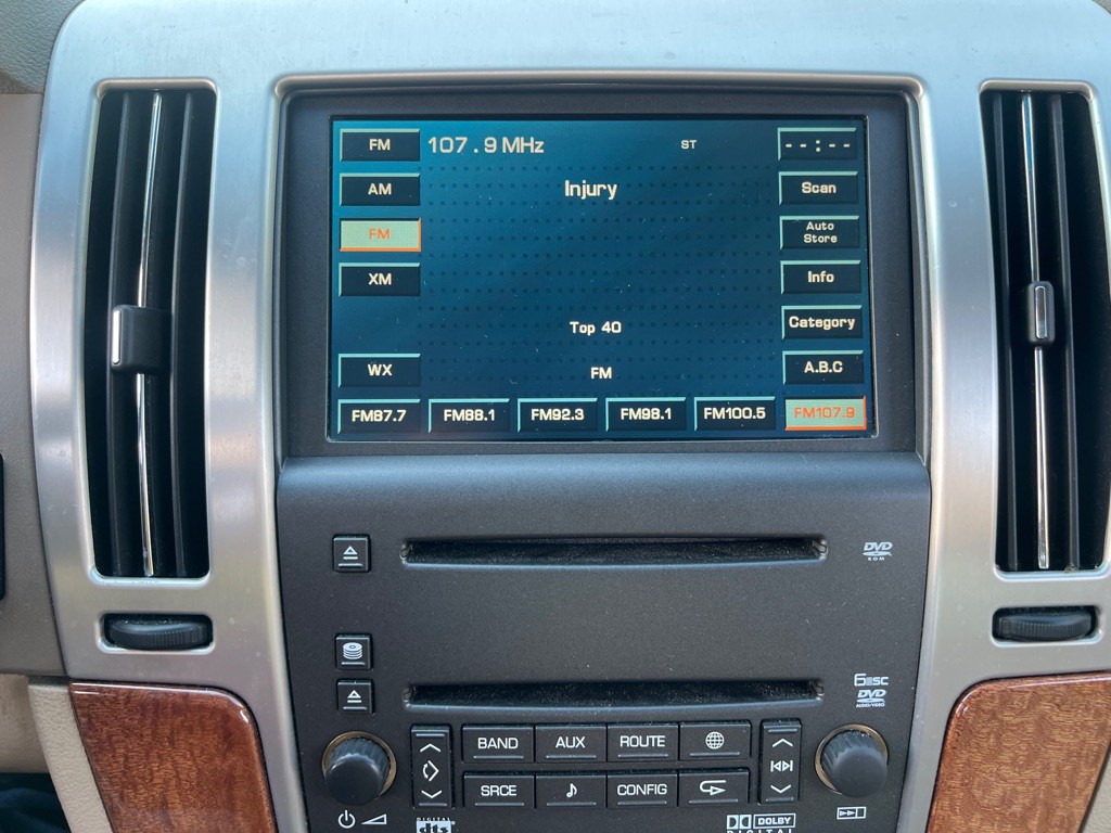 2008 Cadillac STS Image 24