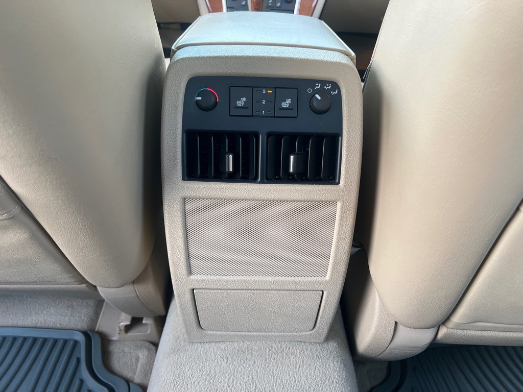 2008 Cadillac STS Image 30