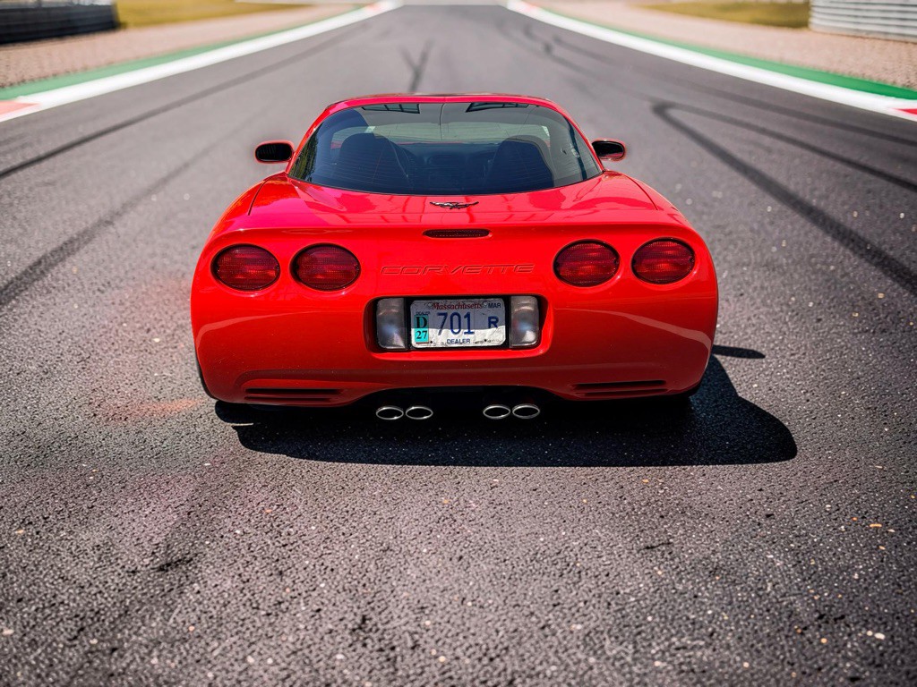 2000 Chevrolet Corvette Image 2