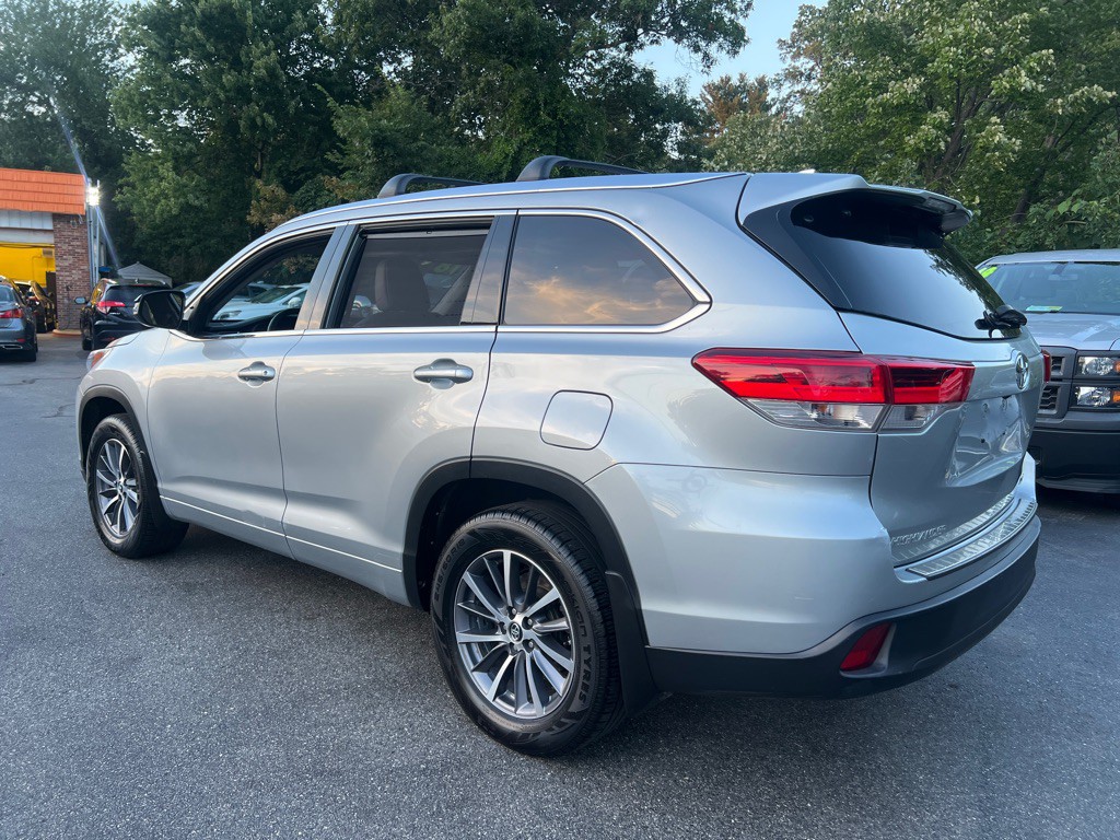 2018 Toyota Highlander Image 3