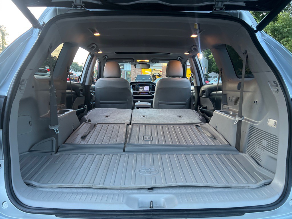 2018 Toyota Highlander Image 6