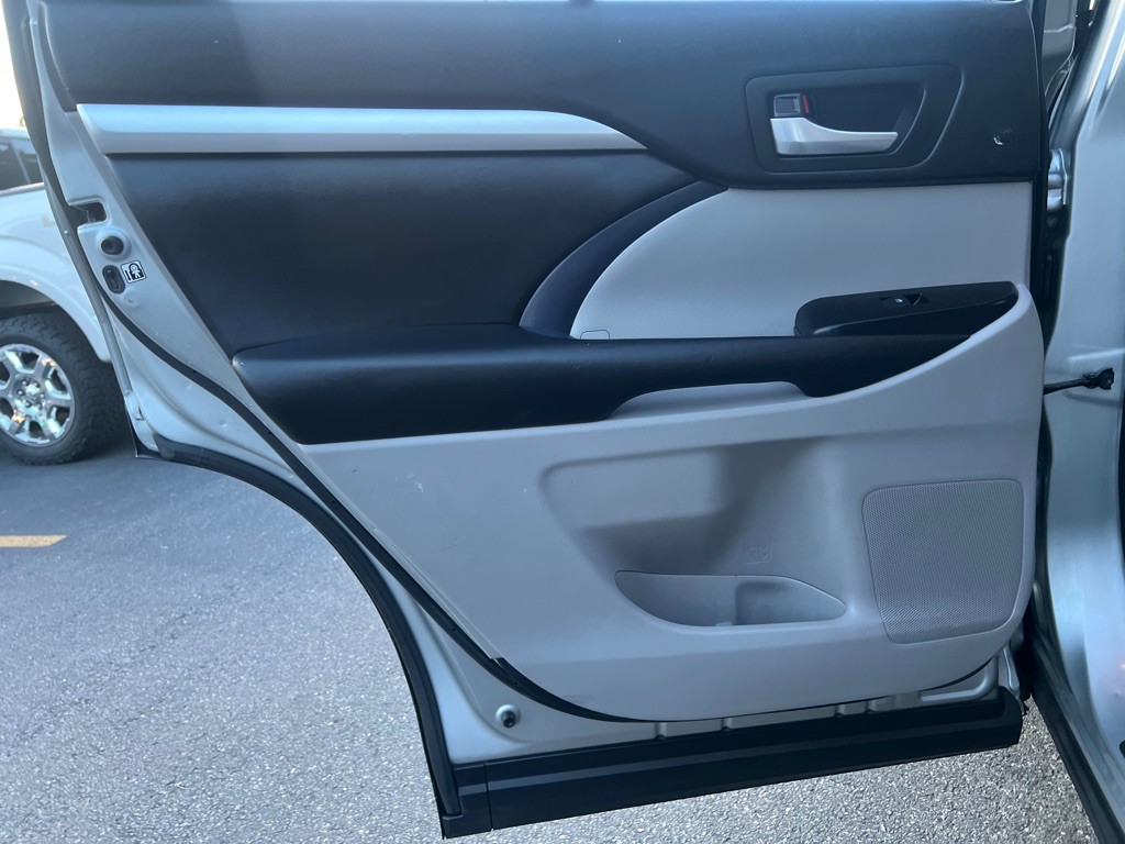 2018 Toyota Highlander Image 12