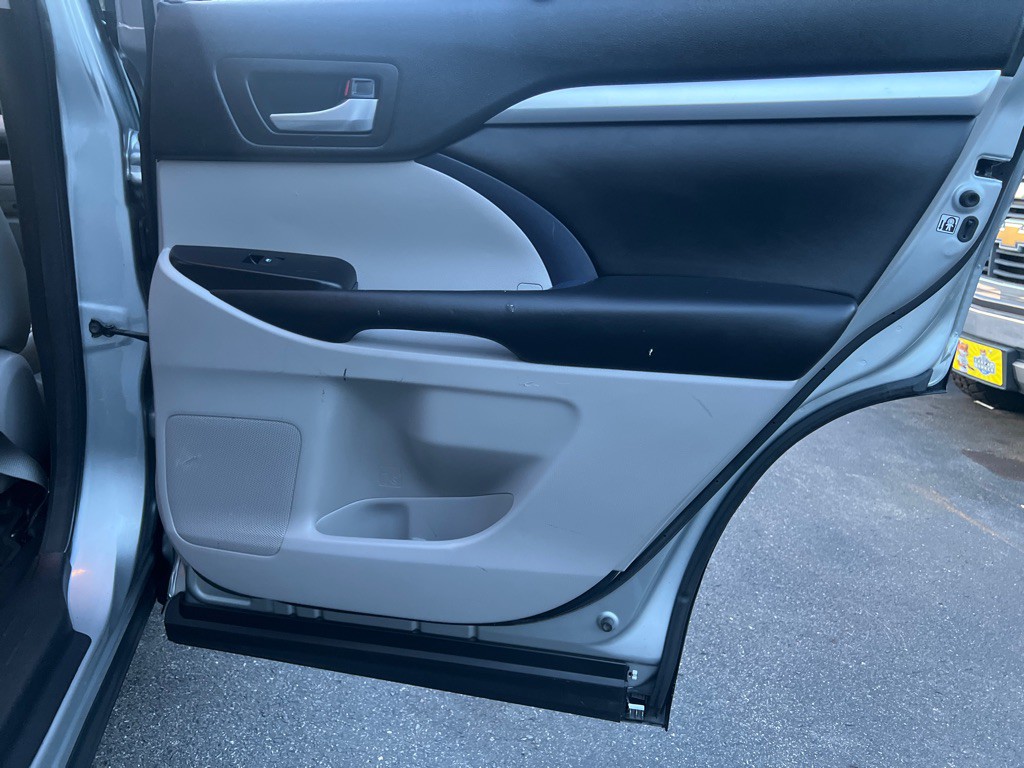 2018 Toyota Highlander Image 15