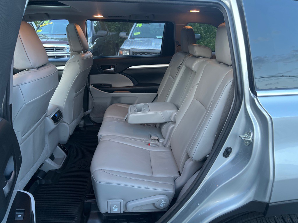 2018 Toyota Highlander Image 18