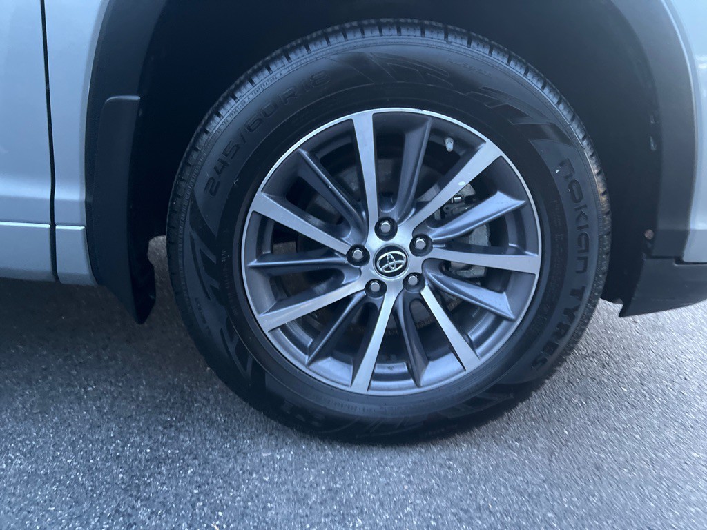 2018 Toyota Highlander Image 39