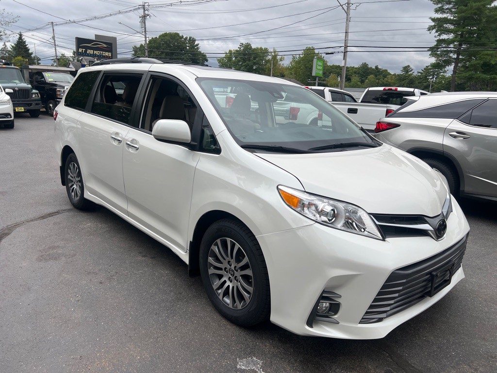 2020 Toyota Sienna Image 8