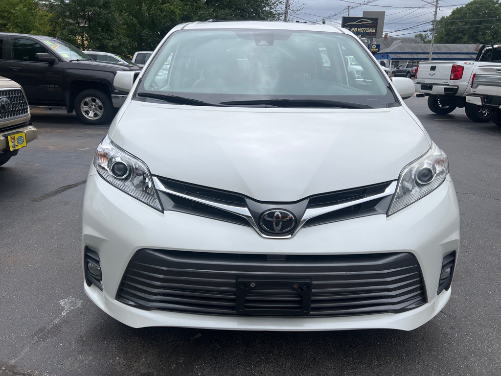 2020 Toyota Sienna Image 10