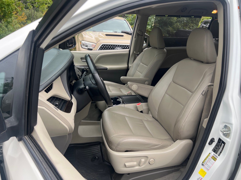 2020 Toyota Sienna Image 15